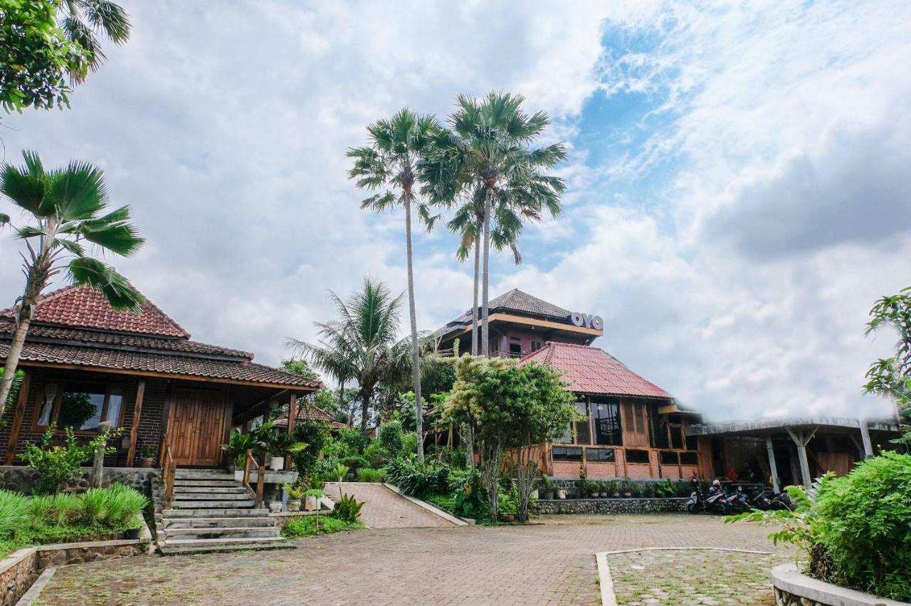 Oyo 774 Villa 007 Sengkaling Malang Exterior photo