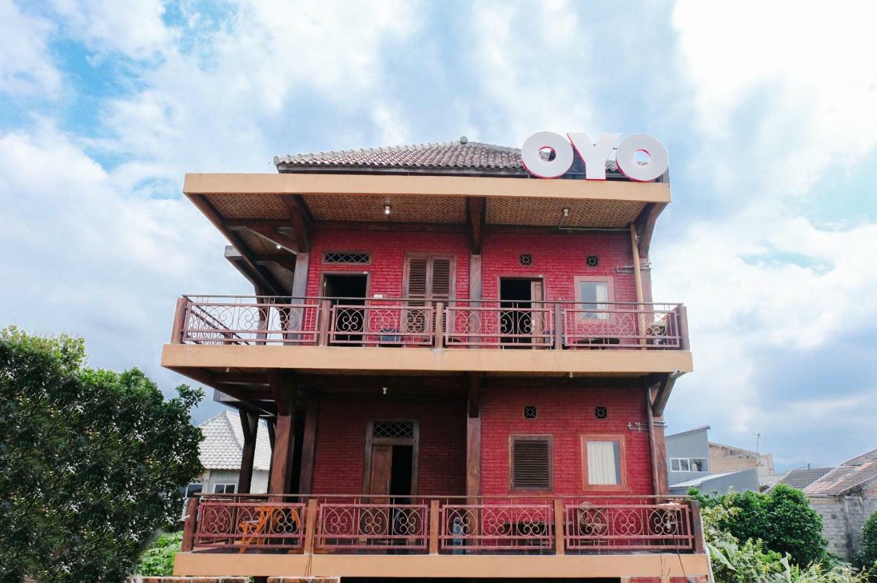 Oyo 774 Villa 007 Sengkaling Malang Exterior photo