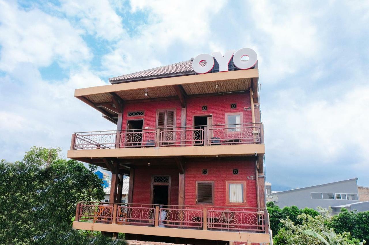 Oyo 774 Villa 007 Sengkaling Malang Exterior photo
